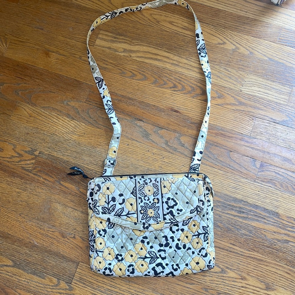 EUC Vera Bradley Floral Crossbody